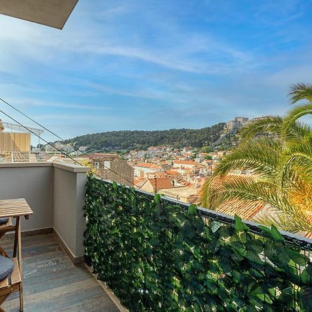 Villa Capitis In The Center- Exclusive Apartment Hvar Town Eksteriør bilde