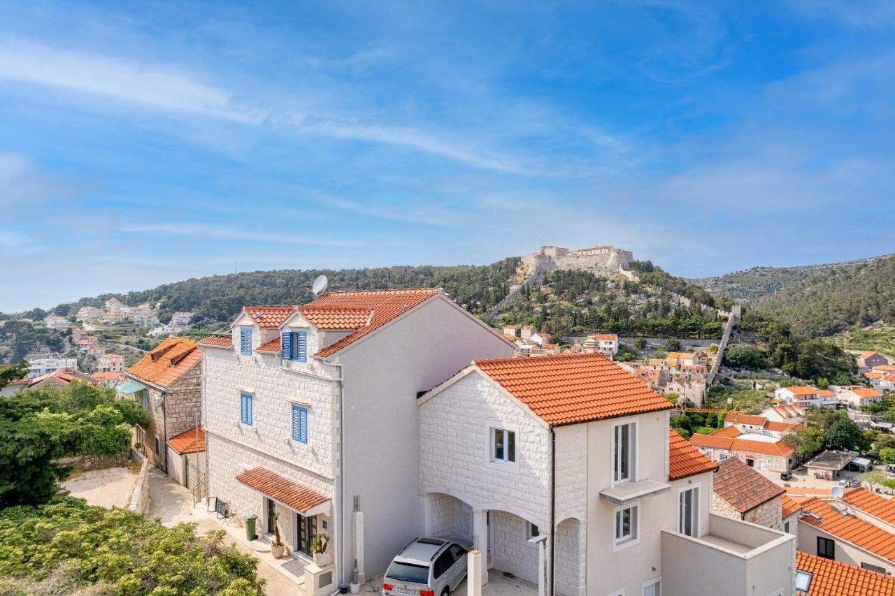 Villa Capitis In The Center- Exclusive Apartment Hvar Town Eksteriør bilde